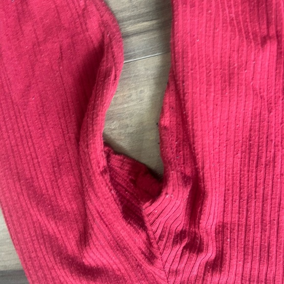 💗Red Top with Lace Trim - Picture 5 of 5